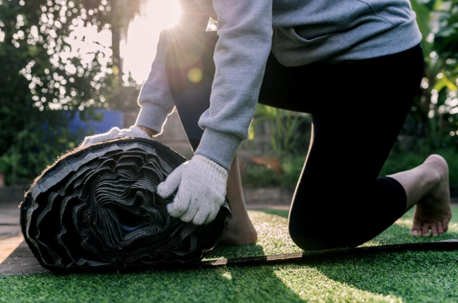 6 Seasonal Care Tips for Artificial Grass in Woodland Hills, CA